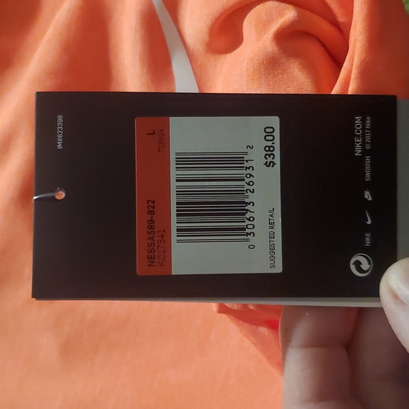 Men's Nike Athletic Shirt - Picture 15 of 15